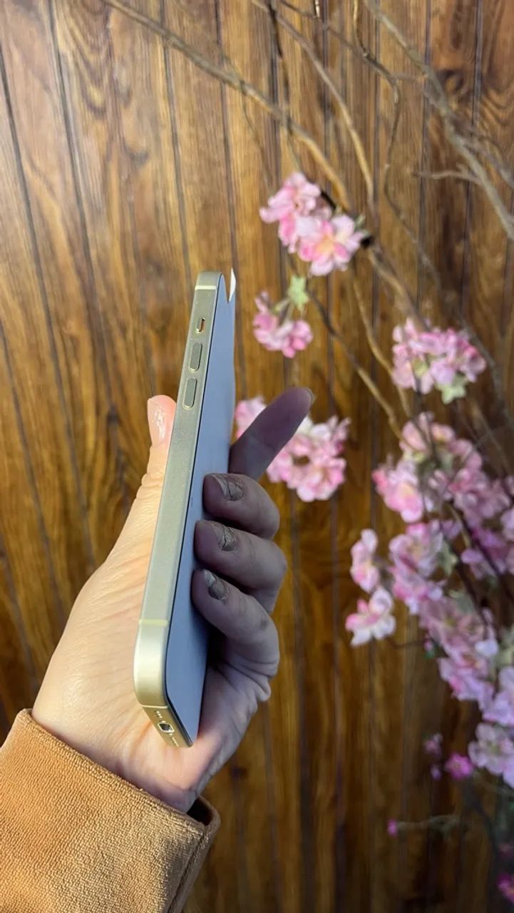 iPhone 15 128gb amarelo  - Foto 2