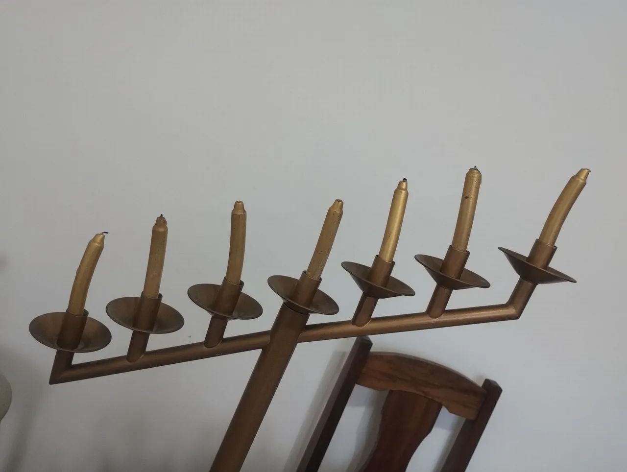 Castiçal de bronze com sete velas - Foto 2