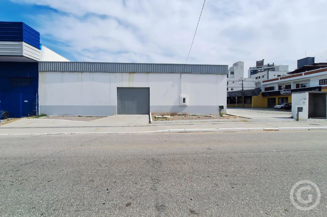 Galpão com estacionamento no Roçado, em São José - Foto 2
