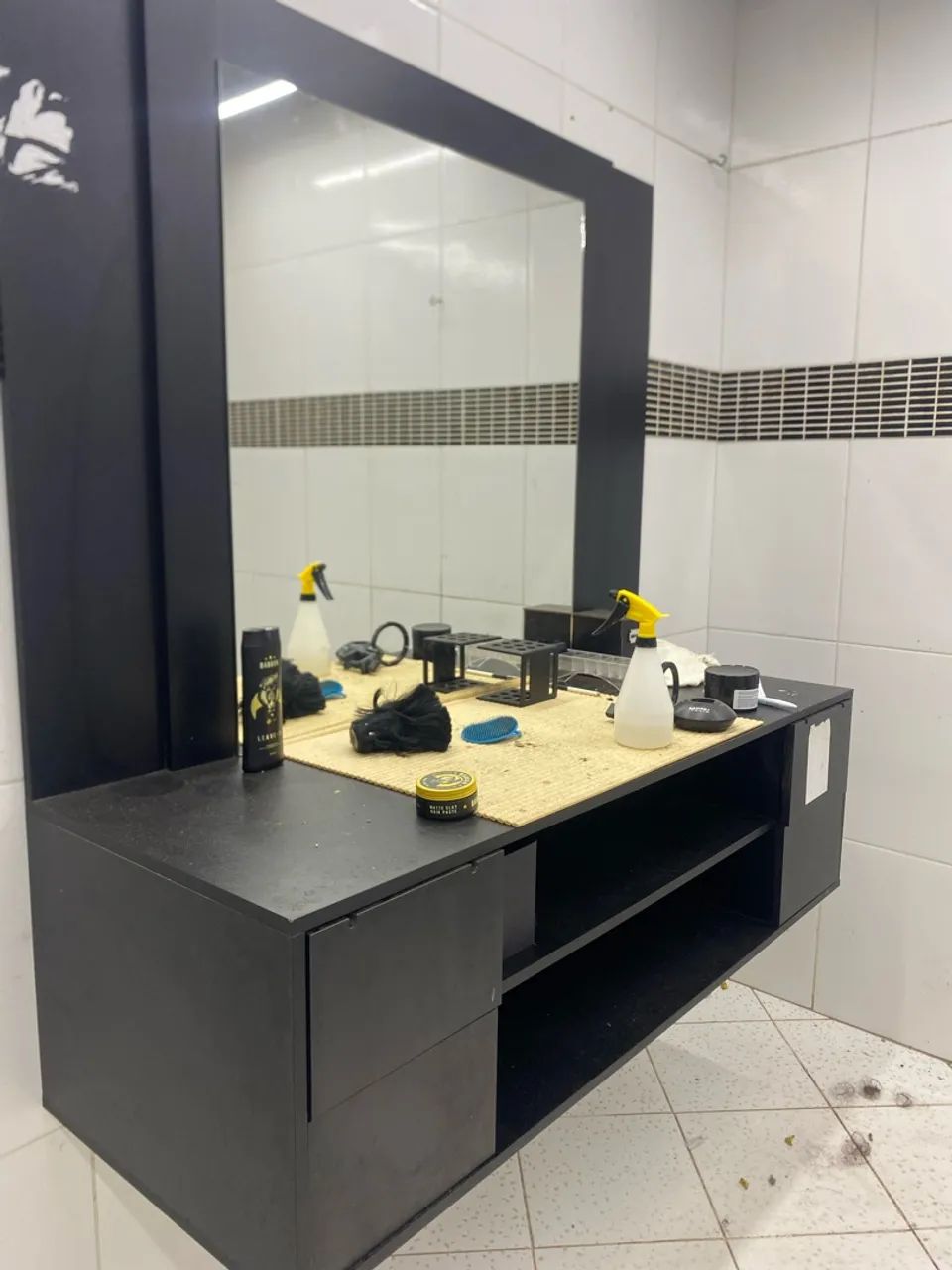 Cadeira de barbeiro e bancada 2200 - Foto 2