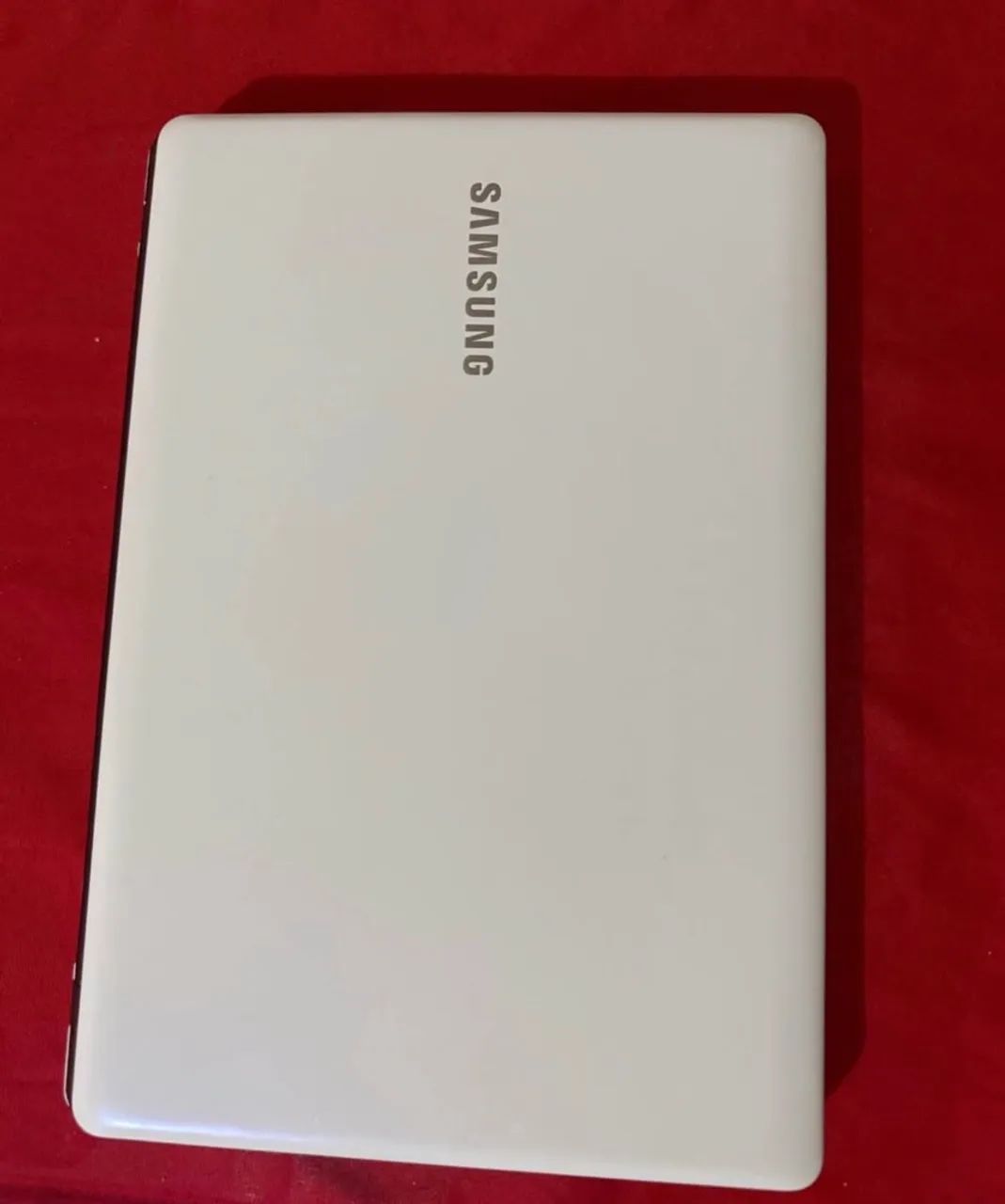 Notebook Samsung i3 , 8 de ram , 500 de hd e bateria boa ..