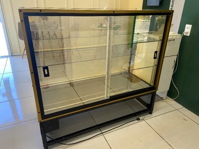 Vitrine Natural Dourada Iluminada - Foto 2