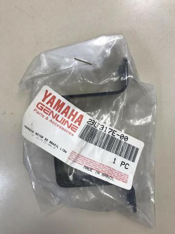 Suporte emplema frontal RDZ 125 23LF317E00 novo - Foto 2