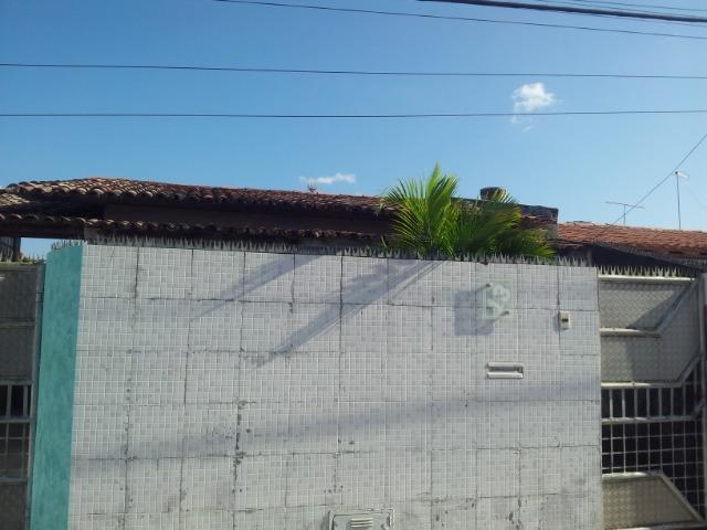 Vende-se casa no Conjunto Feira VII
