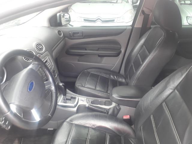 Oportunidade!!!! Focus Hatch 2.0. ano13 automático com GNV!! - Foto 4