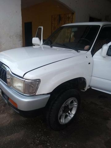 Vendo Toyota Hilux - Foto 6