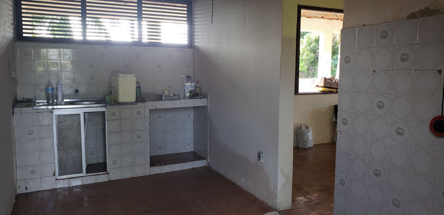 Vendo ou troco casa grande em bairro nobre de salinas LEIA - Foto 2
