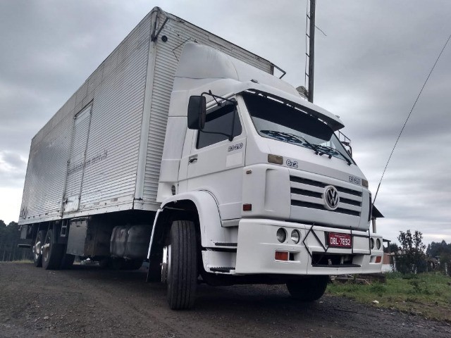 VOLKSWAGEN 23-210 BAÚ ALONGADO
