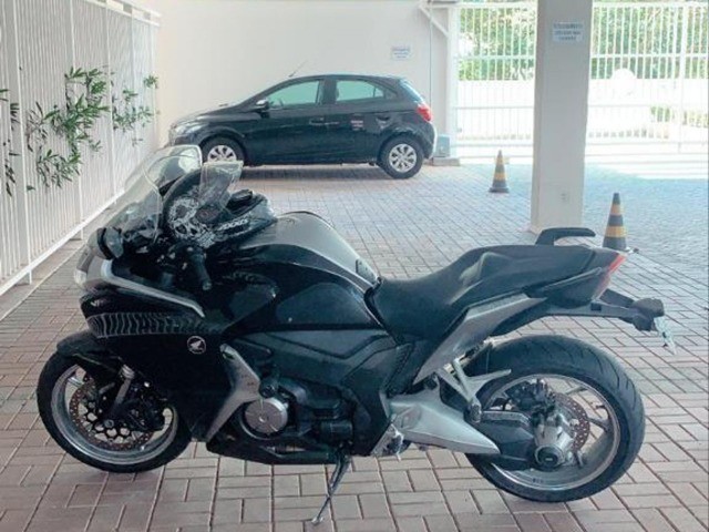 HONDA VFR 1200CC PRETA!