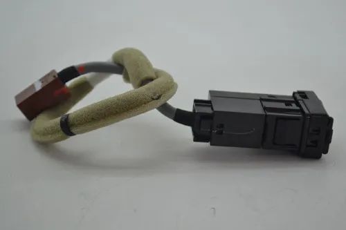 Entrada Usb Toyota Yaris 2018 2019 Original - Foto 4