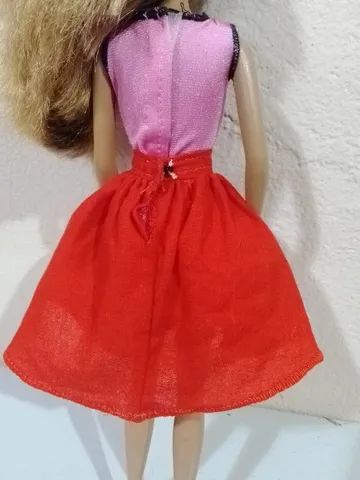 Saia Midi evasê vermelha para boneca Barbie tecido de algodão fininho - Foto 6