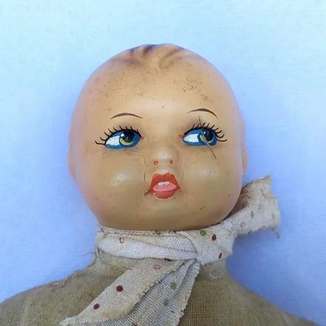 Boneca Antiga da Estrela - Feita em pano com a cabeça em Massa com Chocalho, - Foto 5