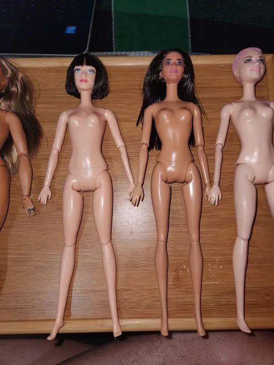 Lote 4 Barbies Mattel e 1 Defalucy  - Foto 4