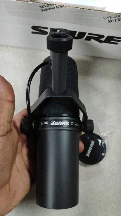 Microfone Shure Sm7b Dinâmico Vocal Para Estúdio Podcast - Foto 2