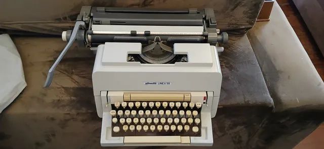 Maquina de escrever olivetti linea 98 - Foto 2