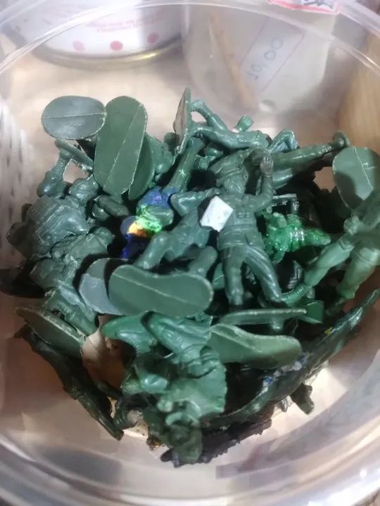 Soldadinhos em plástico 