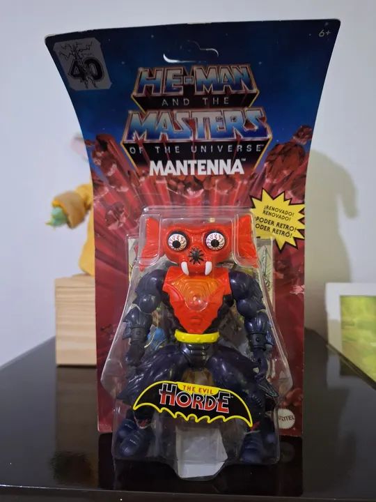 Boneco de ação mantenna