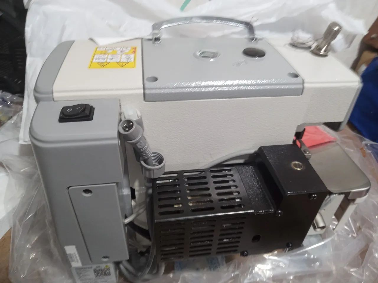 Máquina de Overlock Industrial ponto cadeia-  Simmer - Foto 3