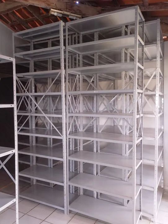 Estantes semi novas p estoque 480 a unidade  - Foto 4