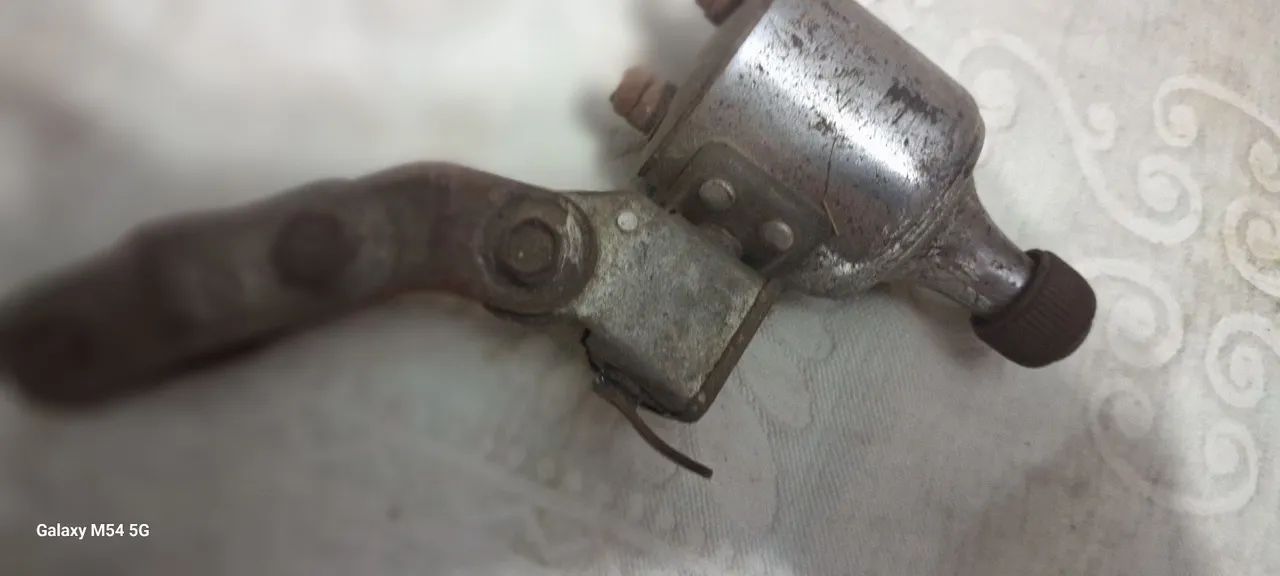 Dinamo  antigo de bicicleta