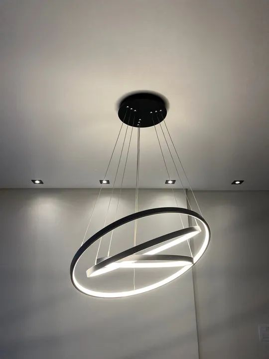 Lustre Moderno de LED com Design Inovador