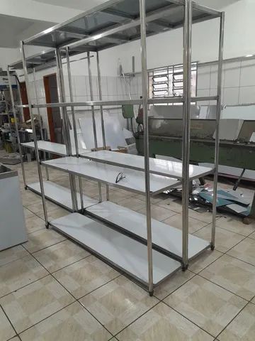 Estante em aço inox escovado, com 4 prateleiras lisas, medida: 1.10X40X1.80 