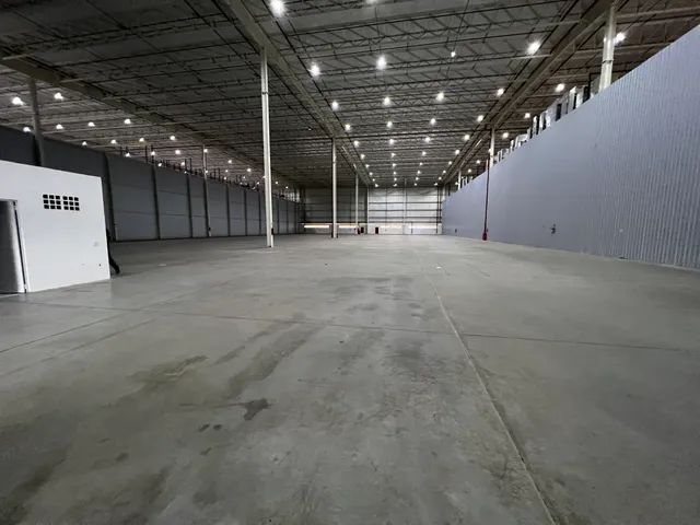 Macedo Imóveis - Galpão para aluguel possui 2.400m2 em carapina - TIMS - Serra - ES - Foto 2