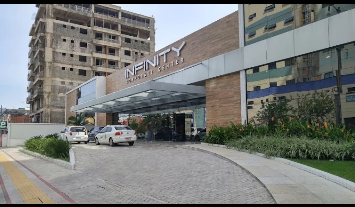 Alugo sala comercial Infinity Corporation 35 m2 100% Mobiliada