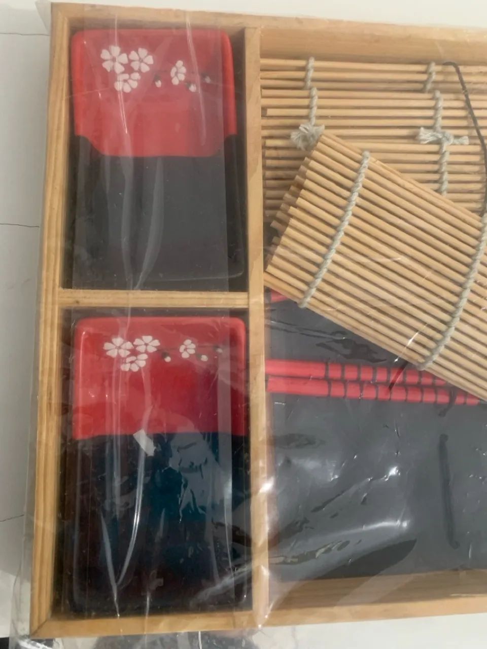 Kit Sushi Completo com Bandeja de Madeira