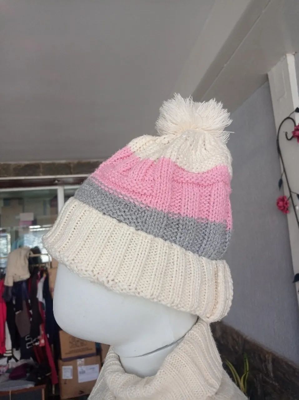 Gorros e toucas 15,90 cada/ Ler descrição 