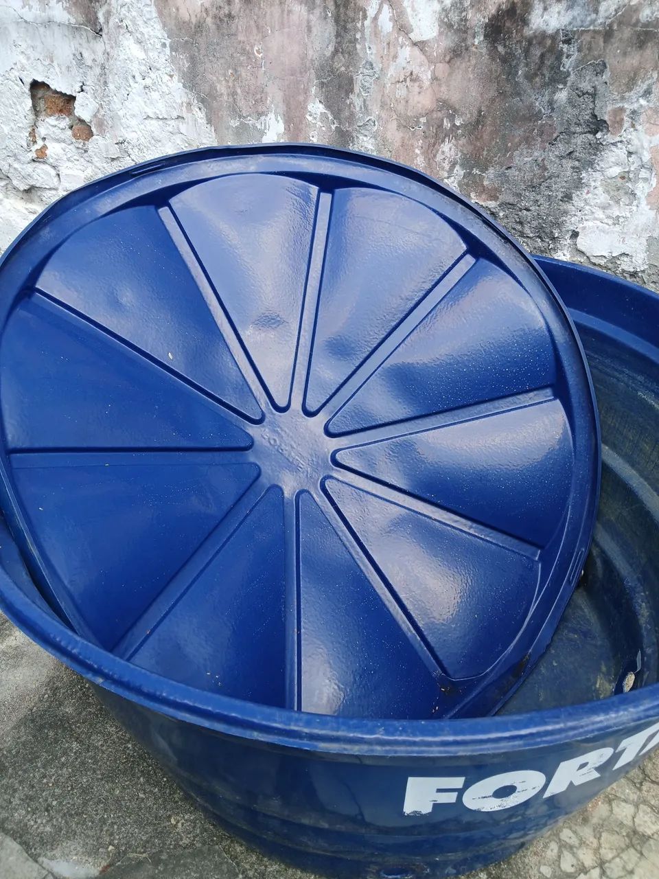 VENDO TAMPA CAIXA D'ÁGUA 1000 LITROS FORT LEVE... LEIA O ANÚNCIO 