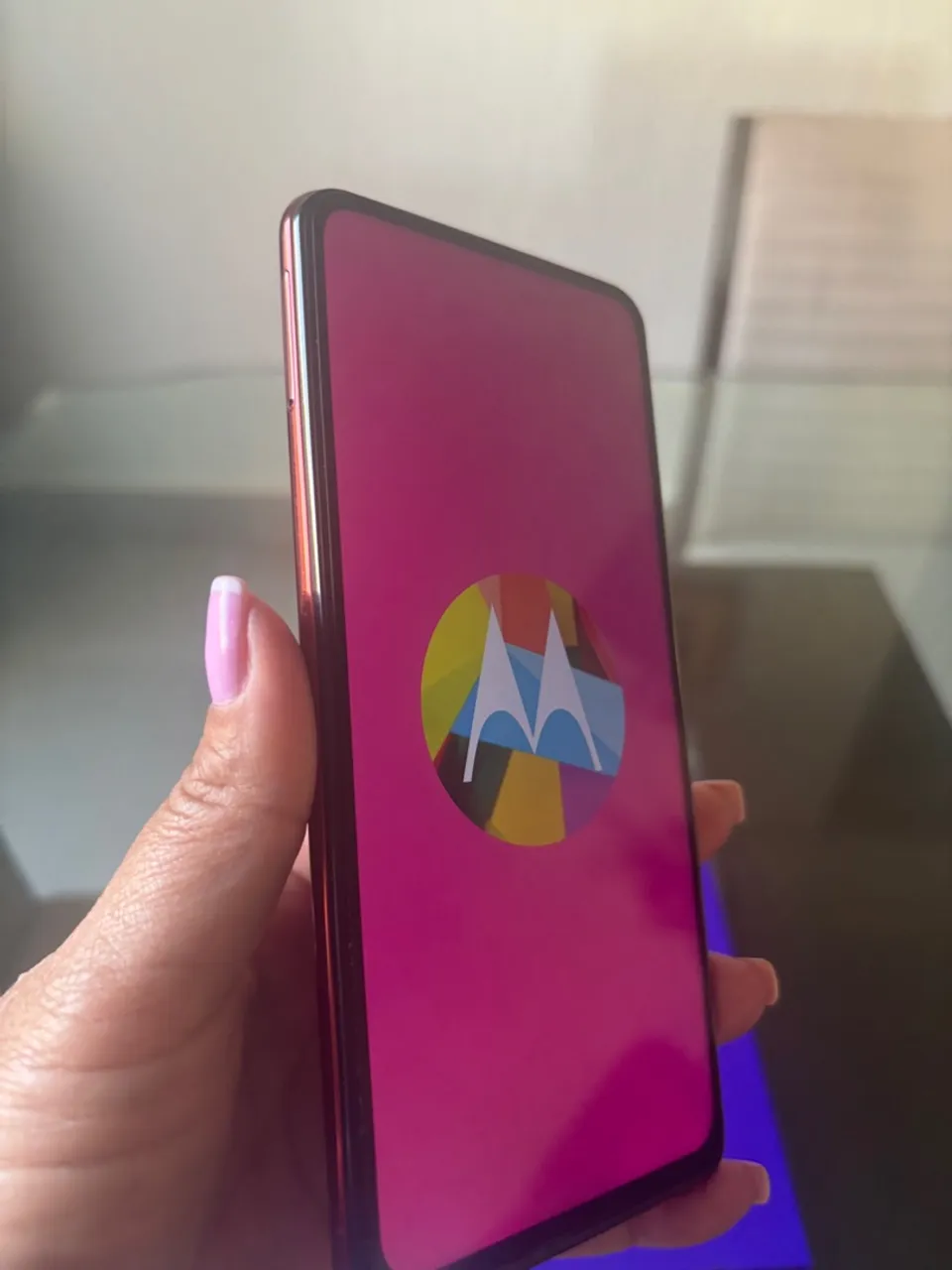 Vendo celular motorola motor one hyper super conservado com todos acessórios