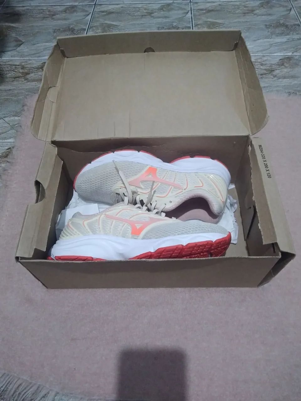 Tênis Mizuno Wave Feminino - Bege e Rosa - Foto 6