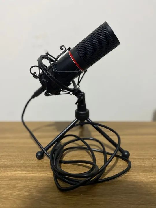 Microfone Condensador USB Gamer e Streamer Redragon Blazar Preto GM300