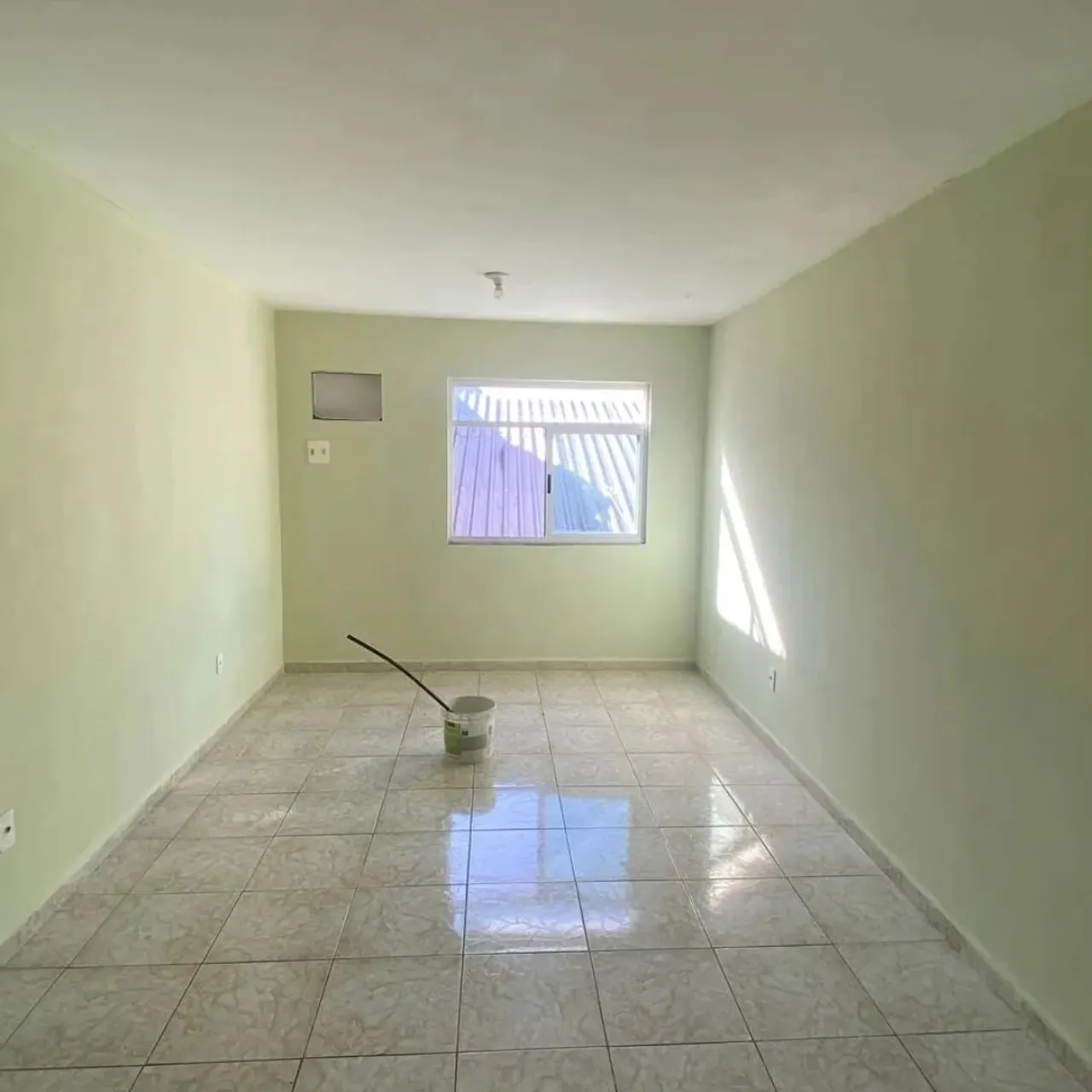 Imóvel para aluguel possui 10 metros quadrados em Padre Miguel - Rio de Janeiro - RJ