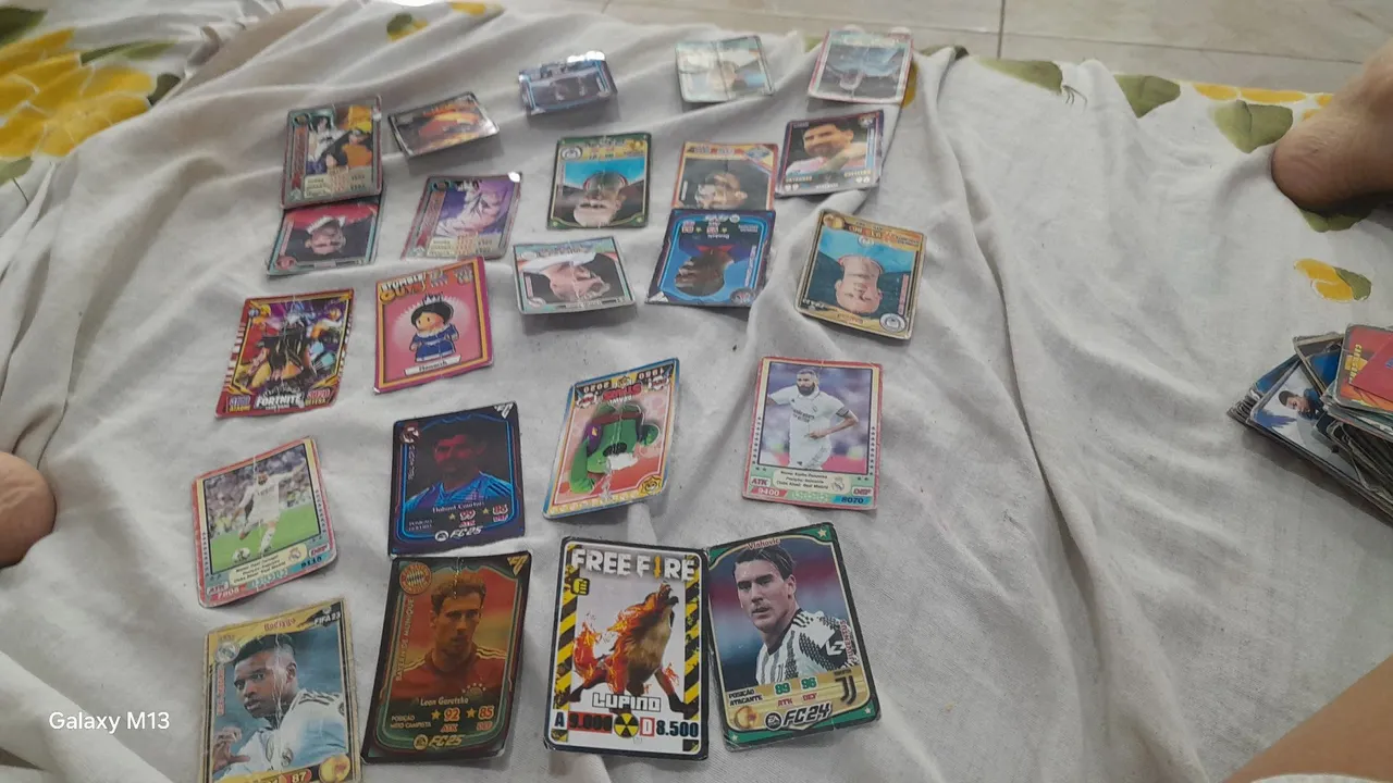 Cards Colecionáveis - Diversos Personage muitos raras