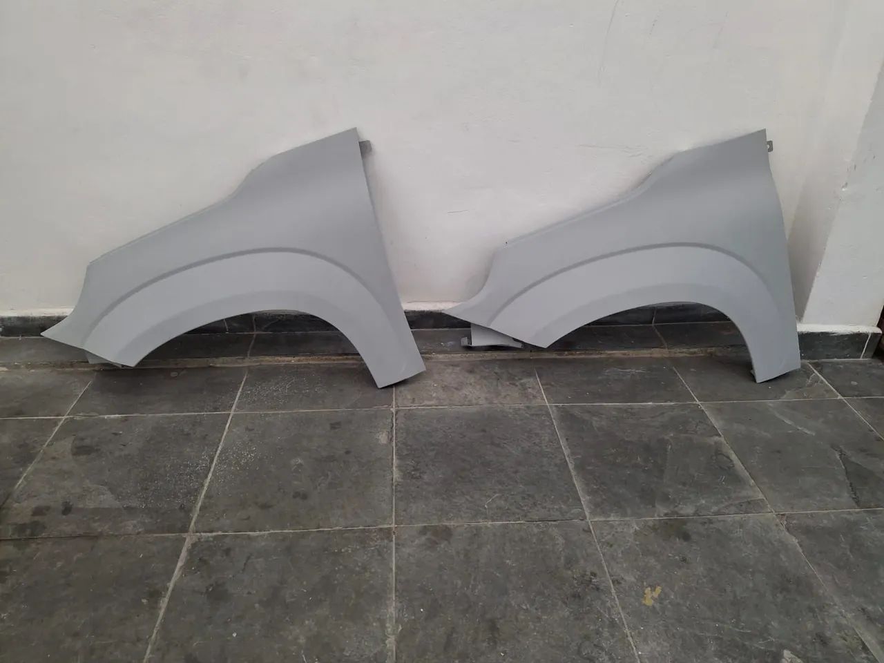 Paralama esquerdo Fiat uno 2017 em diante valor unitário r$ 500 cada peça vendo separado  - Foto 2