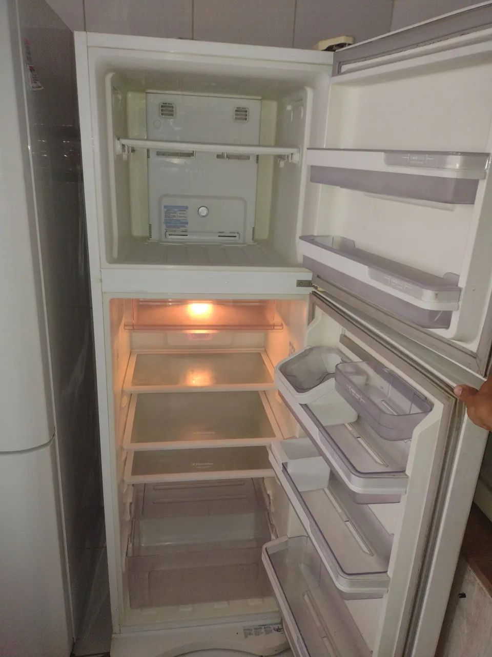 Geladeira Electrolux frosfree - Foto 3