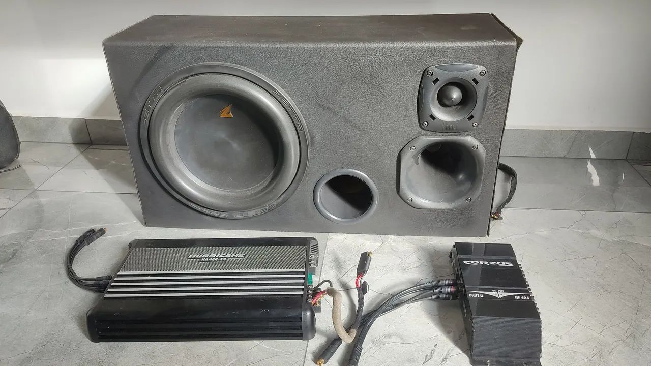 Som Auto - Caixa Selada + Amplificadores Hurricane e Corzus
