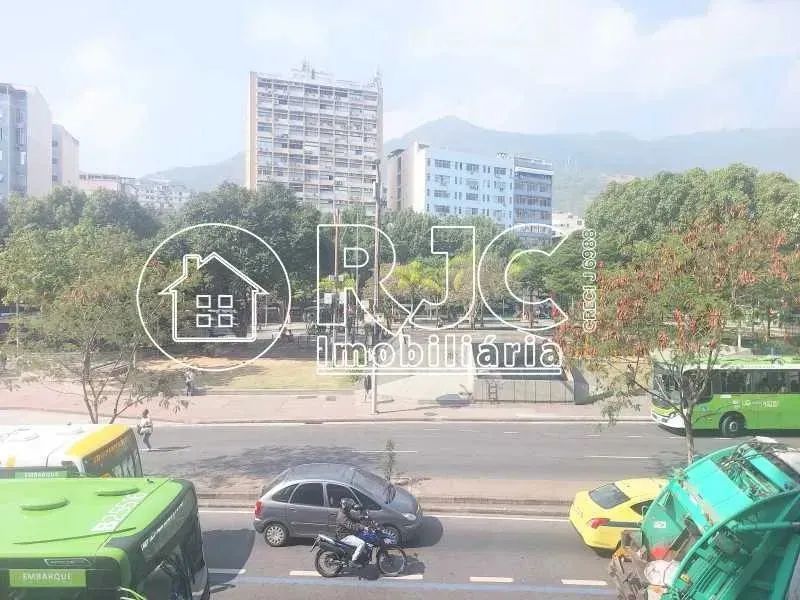 Frente Praça S. Pena