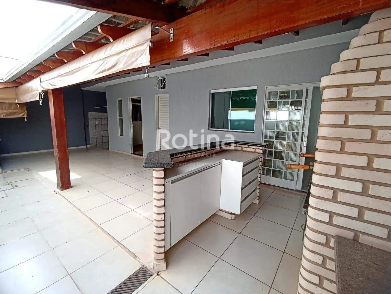 Casa à venda, 4 quartos, Santa Rosa - Uberlândia/MG - Rotina Imobiliária
