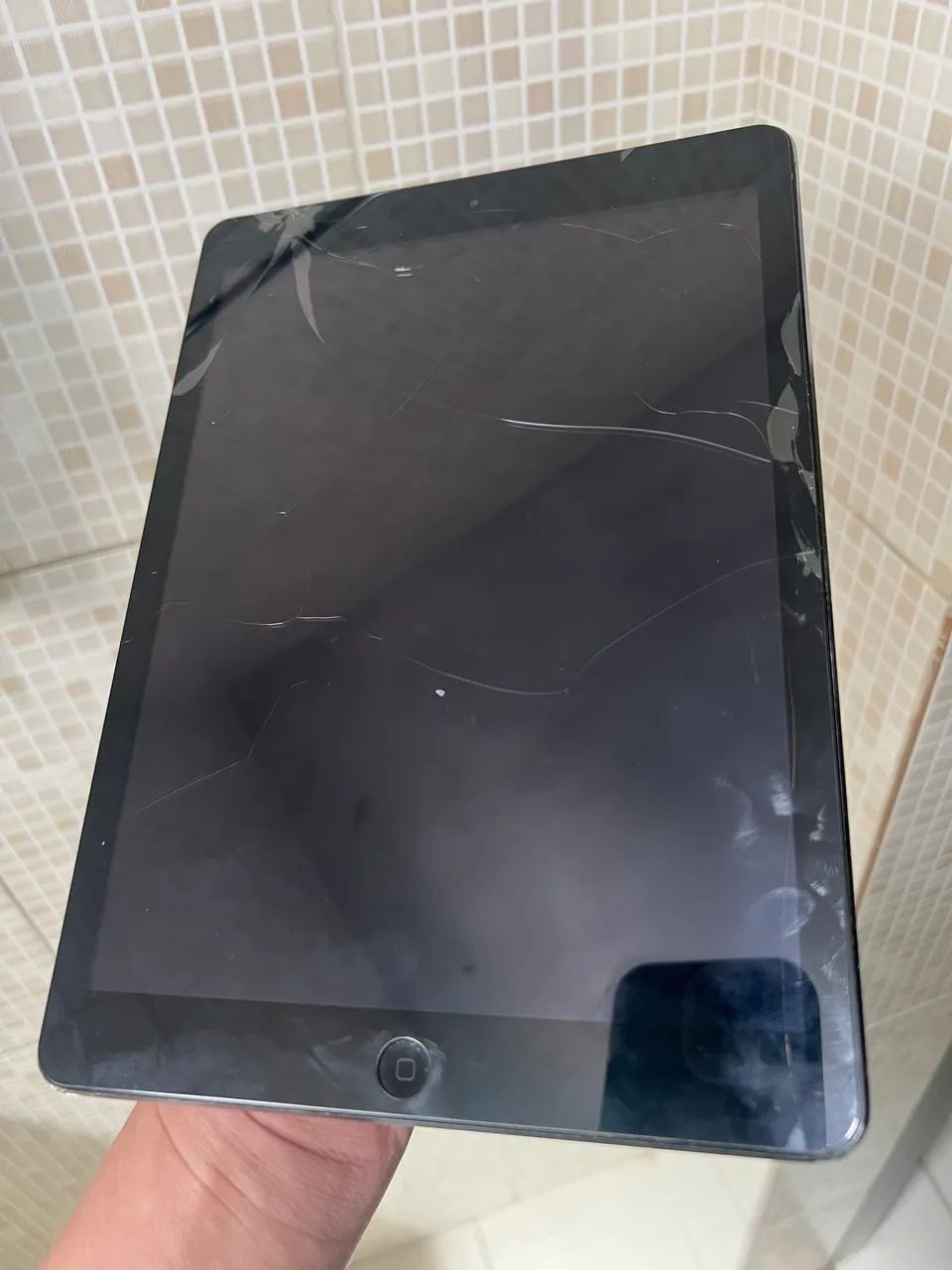 iPad Air 1 Gen A1475 Para conserto ou retirada de peça  - Foto 2