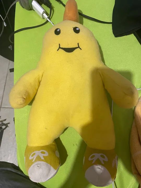Pelucia banana de pijama da maritel