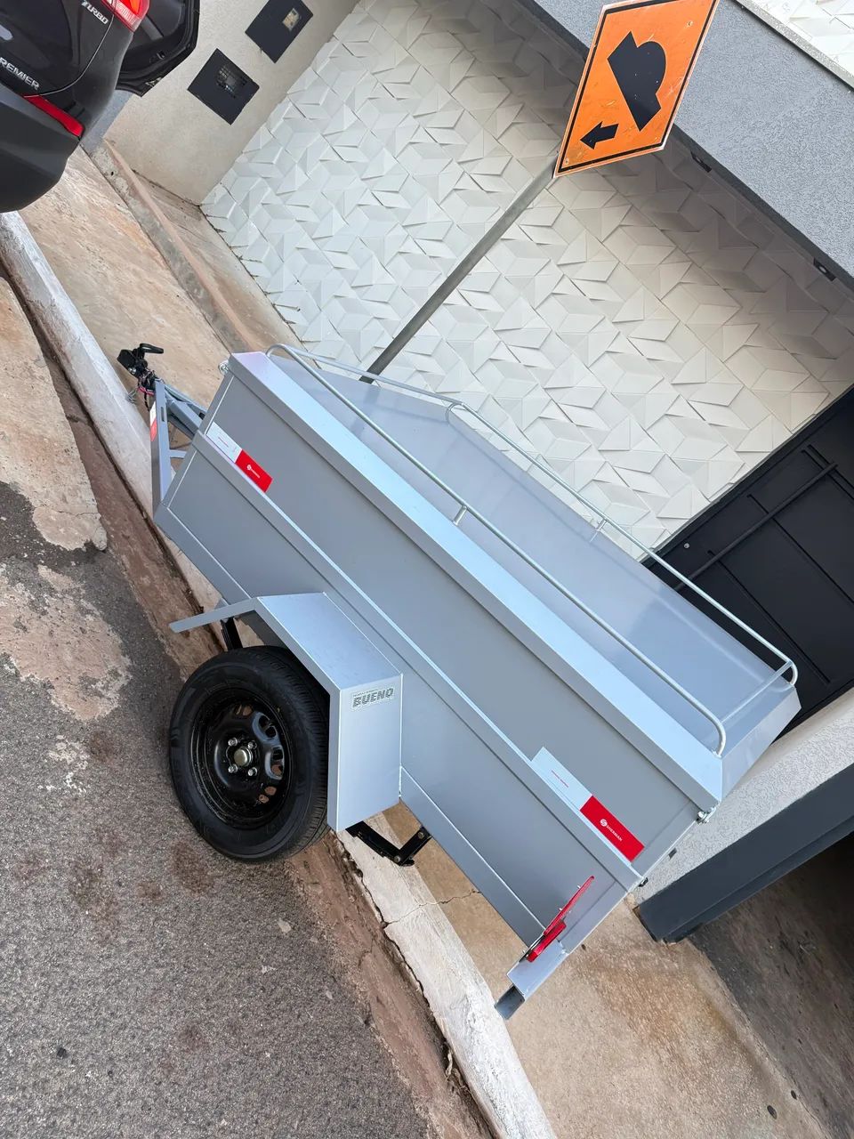 Reboque Baú com tampa