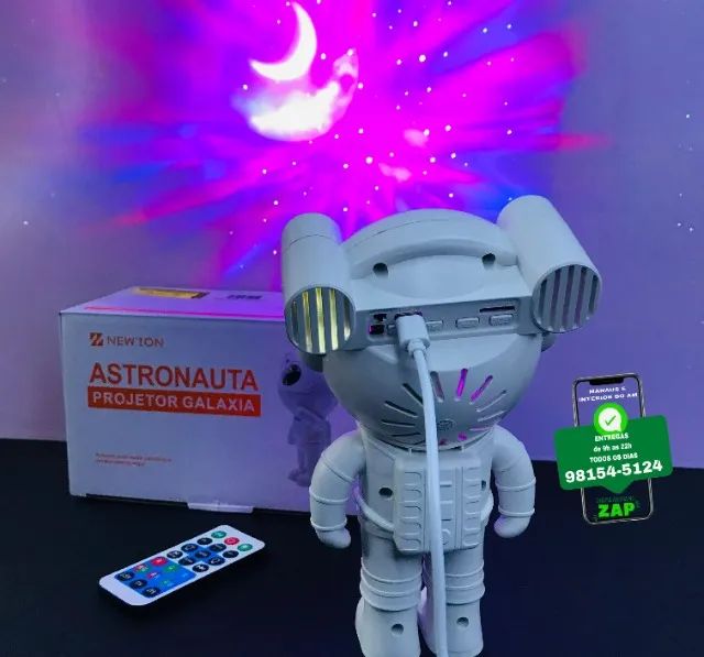 Astronauta projeto de galáxia e nebulosa e caixa bluetooth