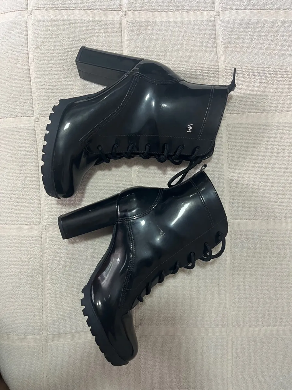 Botas Femininas Cano Curto Com Salto