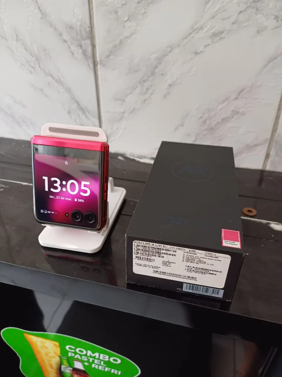 Moto Razr 40 ultra completo na caixa