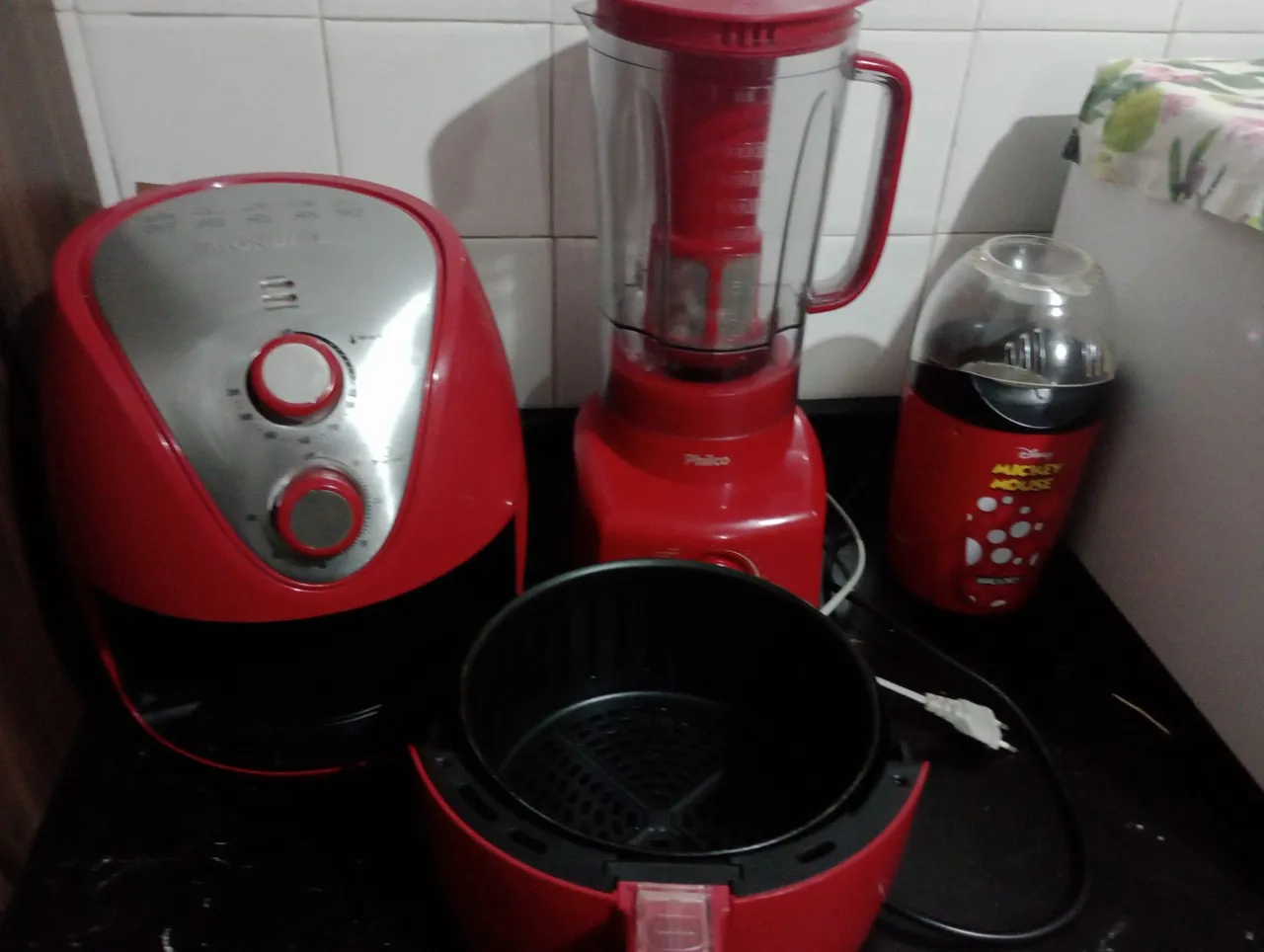 Conjunto de Eletroportáteis Philco: Air Fryer, Liquidificador e Pipoqueira