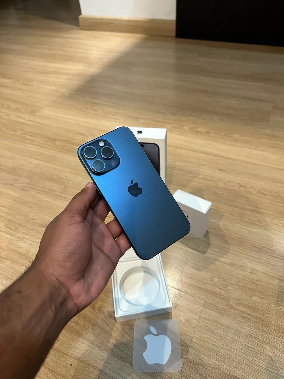 IPHONE 15 PRO MAX BLUE TITANIUM 256GB C/GARANTIA EM ATÉ 18X