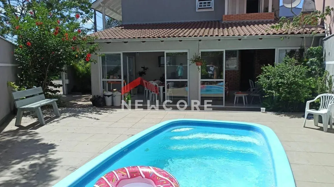 Casa em Rua dos Lírios - Igara - Canoas/RS